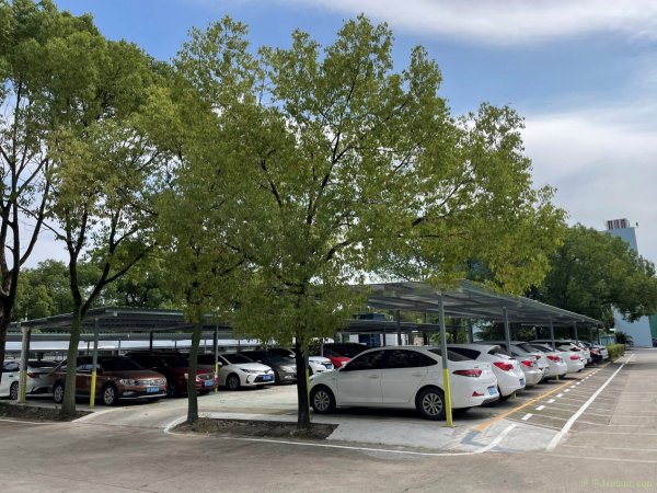 潔華新建遮陽棚  遮陽擋雨暖人心